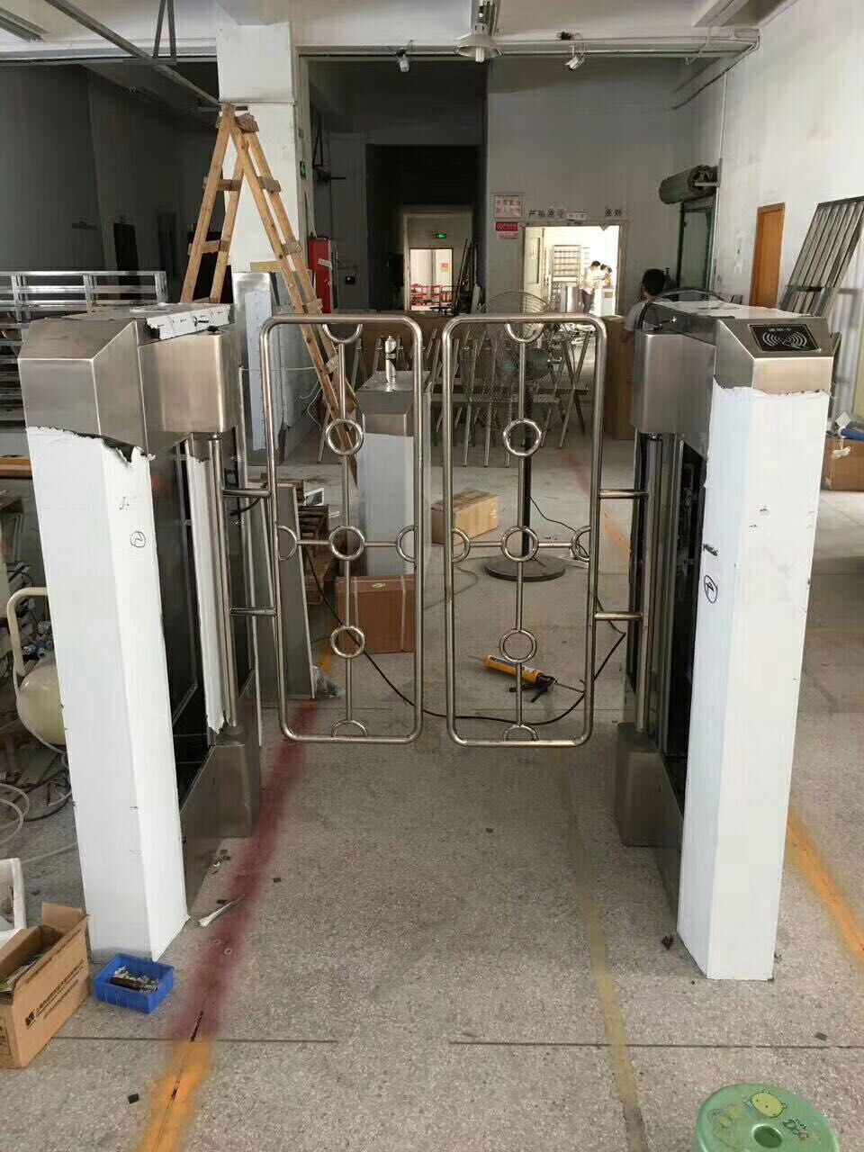 靖宇县防跨越摆闸